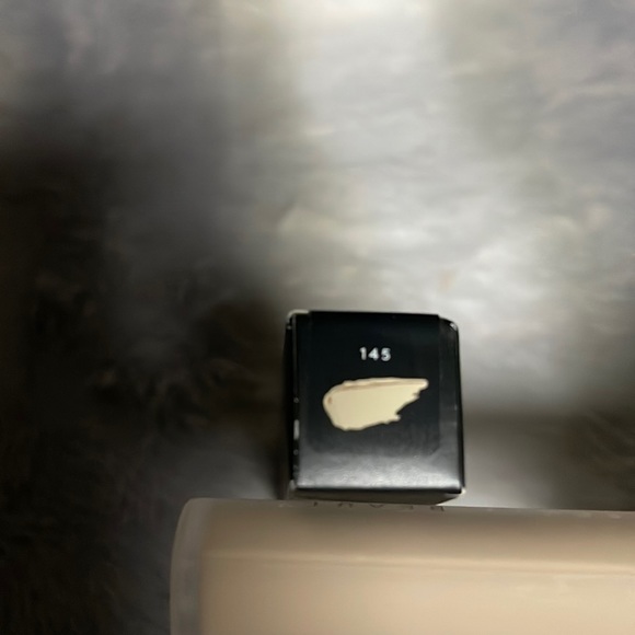 Fenty BeautyPro Filt’r Instant Longwear Liquid Concealer - Picture 2 of 3